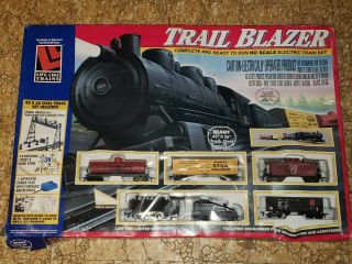 Life - Like Trains Trail Blazer Ho Scale Electric Train Set Oval Track 45 " X 36 "