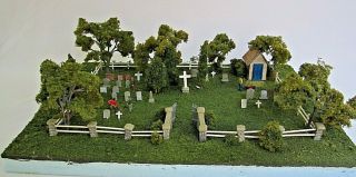 Ho Scale Woodland Scenics S131 Maple Leaf Cemetery Built Up & Ready