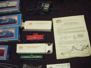 Model Power HO Scale Train Set With 7 Cars,  Power Supply and Track 3