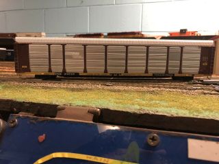Walthers 89 Foot Auto Rack.  Norfolk Southern.  K D Couplers.