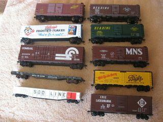 Assorted " Ho " Gauge Freight Cars W/knuckle Couplers (box 26)