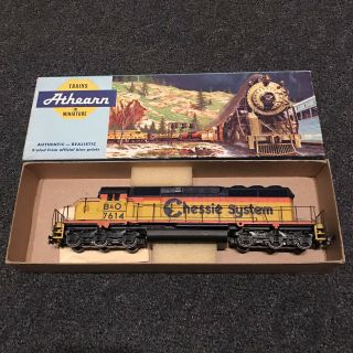 Athearn Blue Box Ho Scale Locomotive Chessie System Sd40 - 2