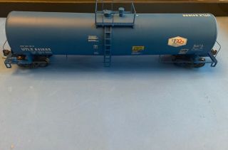 Walthers Utlx 23,  000 Gallon Funnel Flow Tank 641685 932 - 7252
