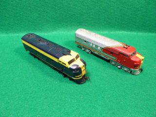 Two Vintage Life - Like Ho Scale F7 Santa Fe Diesel Locomotives