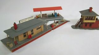 N Scale 3 Trackside Structures: Freight Station,  Passenger Shelter,  Signal Tower