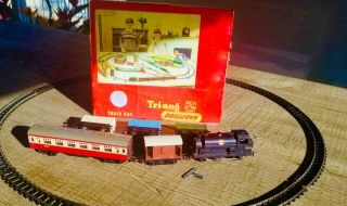 Triang / Hornby Clockwork Train Set