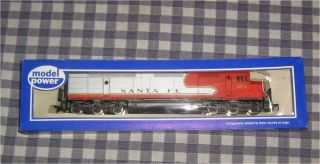 Extra Long 10 " Santa Fe 106,  Diesel Locomotive,  Model Power,  Italy,  Ho Scale,  Dummy