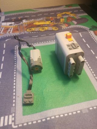 Lego Technic Power Functions Motor 8883 /w Toggable Battery Bank