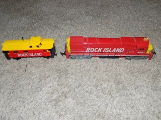 Ho Scale Tyco Rock Island 4301 Locomotive And Train Car