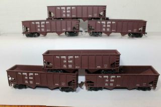Walthers Ho Scale Illinois Central 2 Bay Hopper (6 Car Set)