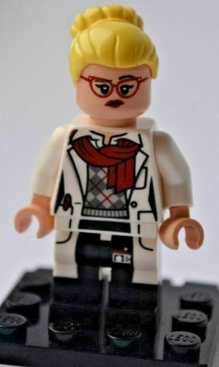 Dr.  Harleen Quinzel Minifig 70912 Lego Batman Movie Arkham Asylum Minifigure