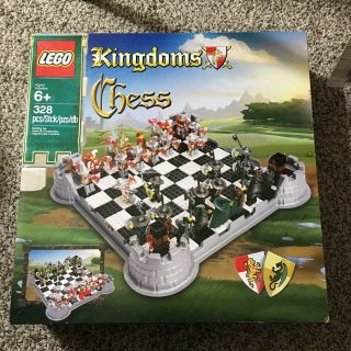 Lego Kingdoms Chess Set Game (set 853373)